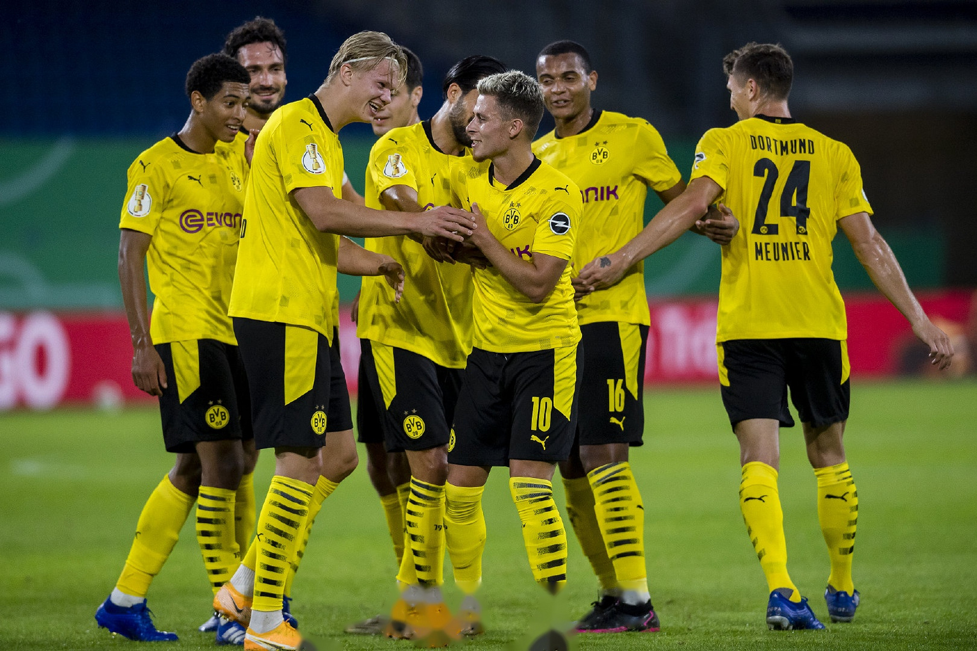 -包含多特蒙德客场大胜，积分榜稳步上升的词条