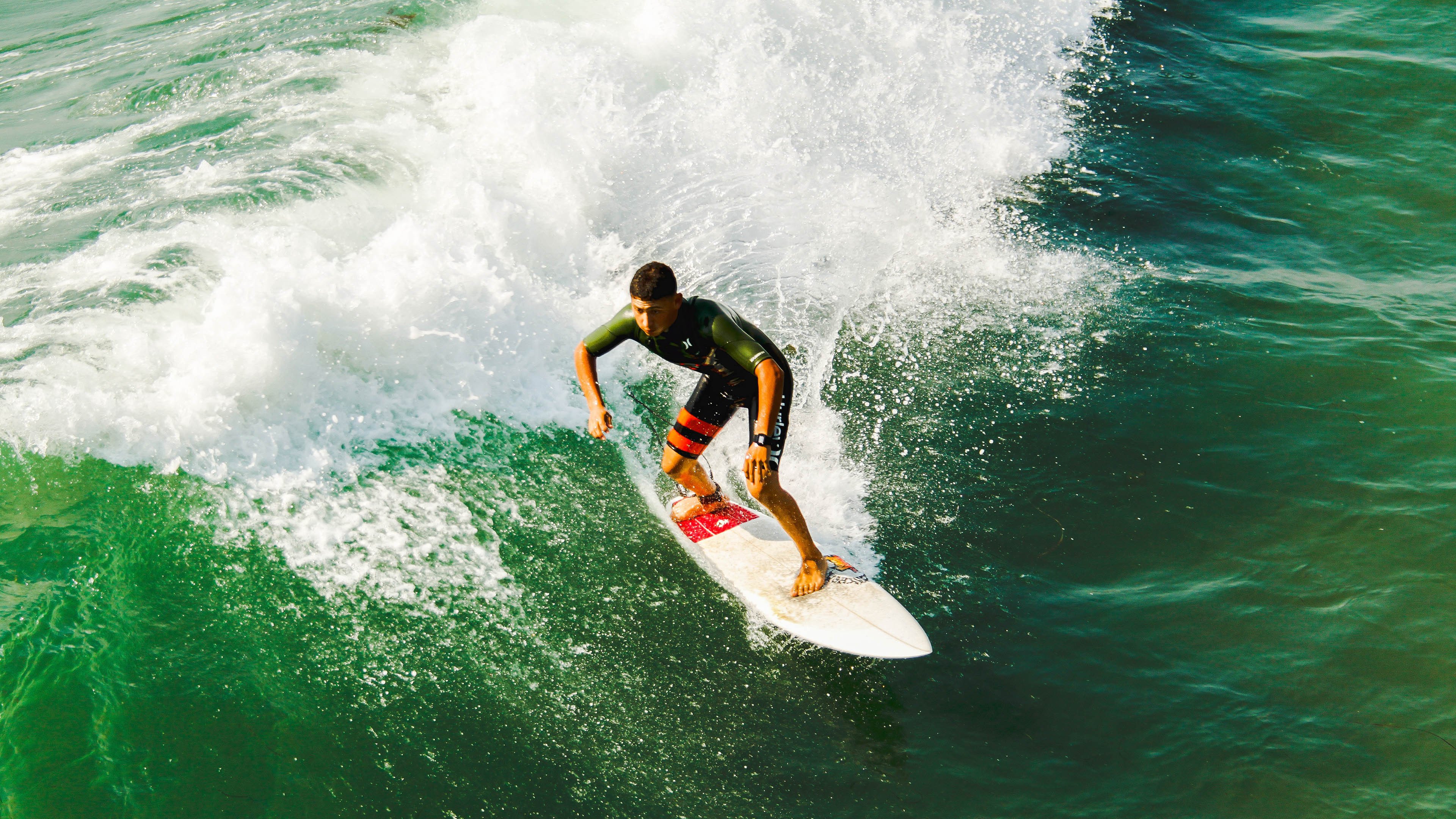 DB赛事竞猜-布克成全场焦点,马刺一波流击溃湖人,新时代的传承与挑战
