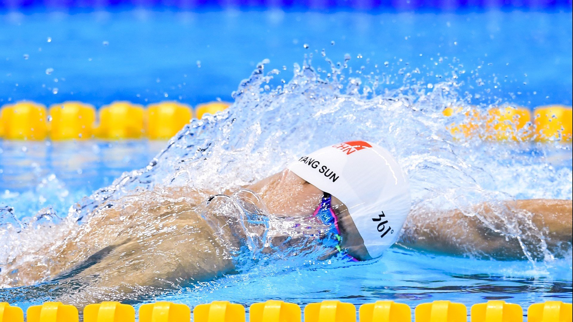 阿什拉夫教科书级表现,喀麦隆对阵新西兰一役,如何定义现代边卫的攻防艺术